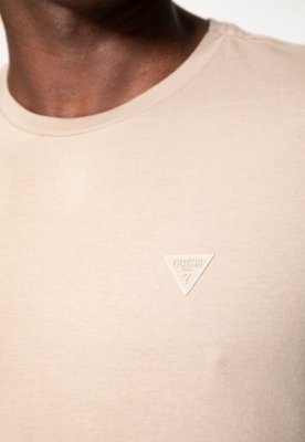 Camiseta Guess Triângulo Emborrachado Bege