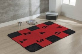 Passadeira Guga Tapetes Big Amarelinha Vermelho Menor preço em Passadeira Guga Tapetes Big Amarelinha Vermelho