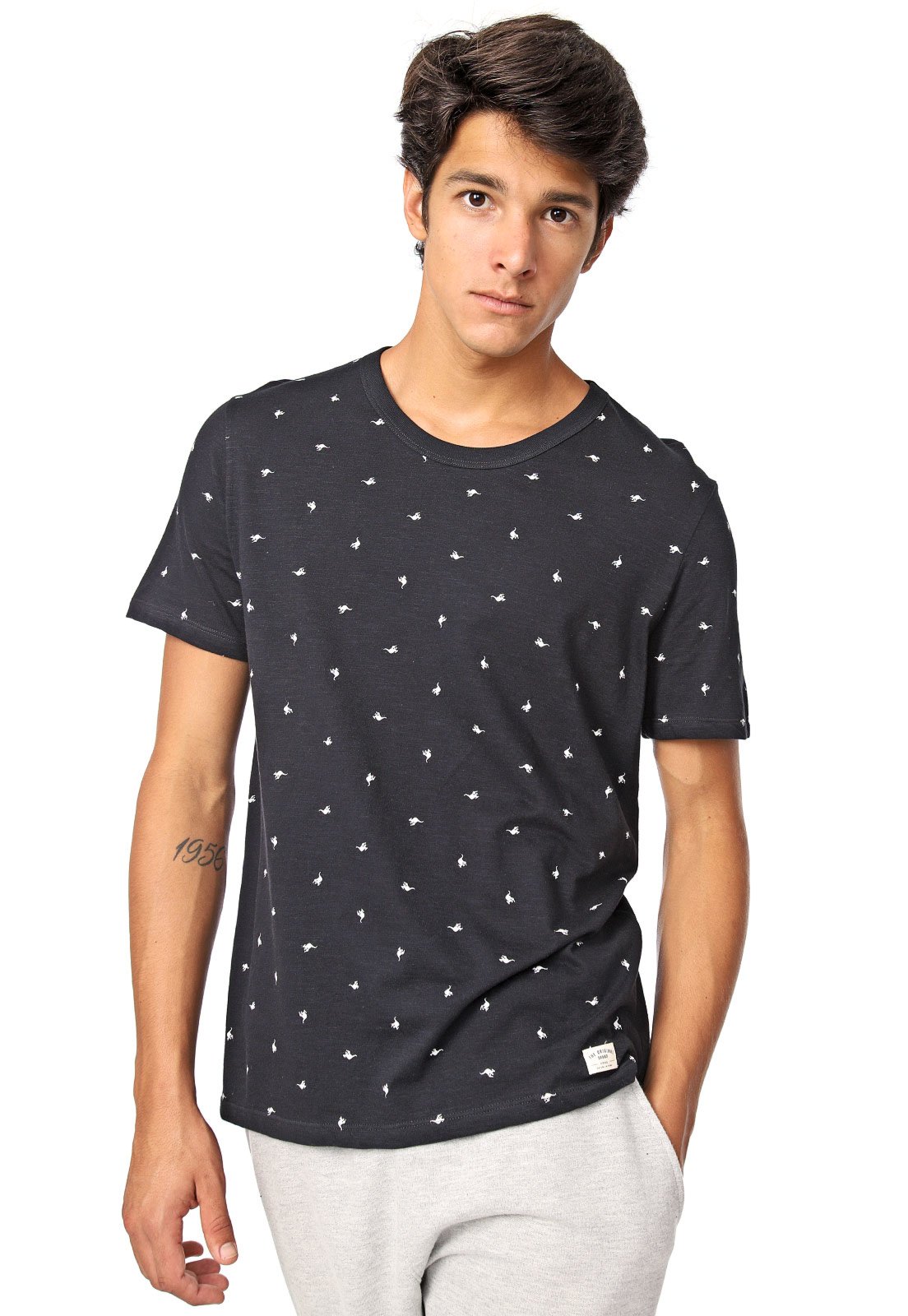 camiseta preta hering