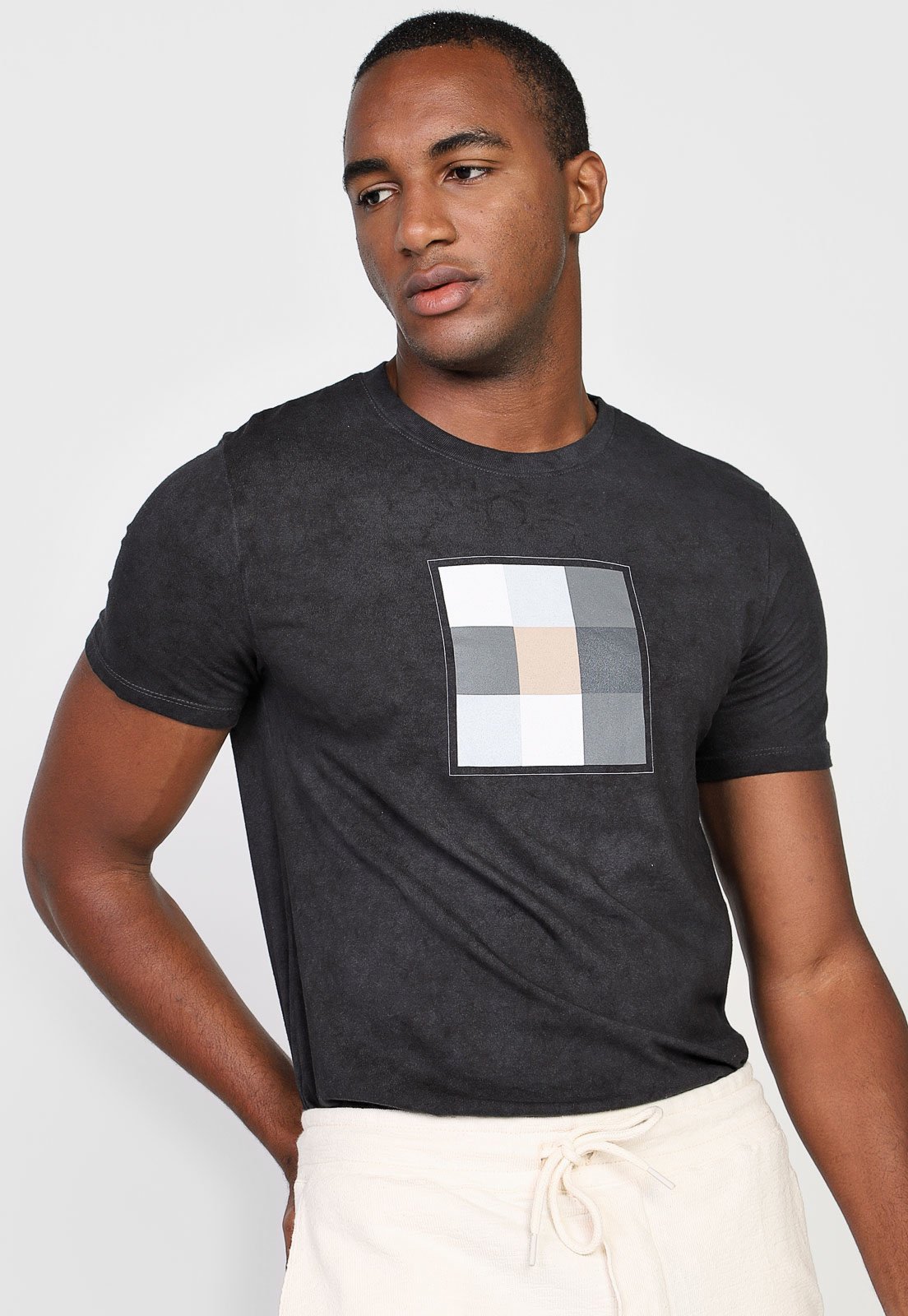 camiseta preta hering