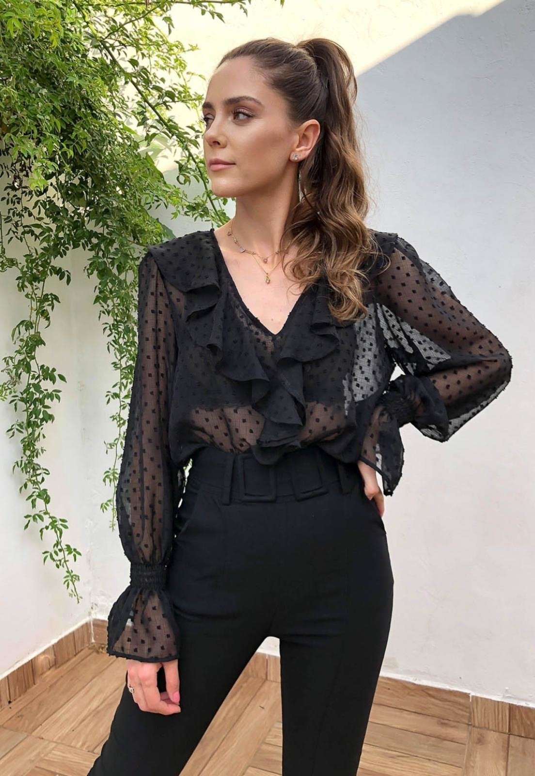 blusa com transparência preta