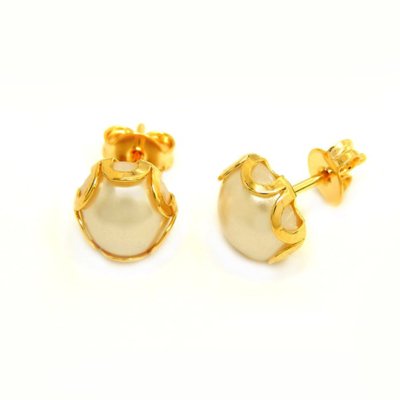 Brinco Horus Import Meia Coroa Pérola Banhado Ouro Amarelo 18 K Menor preço em Brinco Horus Import Meia Coroa Pérola Banhado Ouro Amarelo 18 K