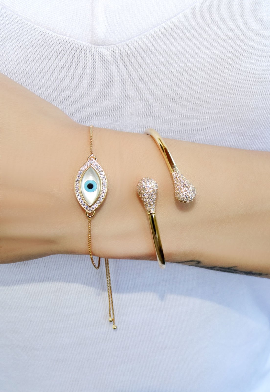 Bracelete Infine Rígido Cravejado Na Ponta Banhado A Ouro - Marca Infine
