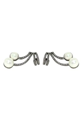 Brinco Infine Ear Cuff Com Piercing E Pérola Shell Ródio Negro Menor preço em Brinco Infine Ear Cuff Com Piercing E Pérola Shell Ródio Negro