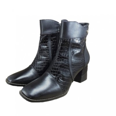 bota bico