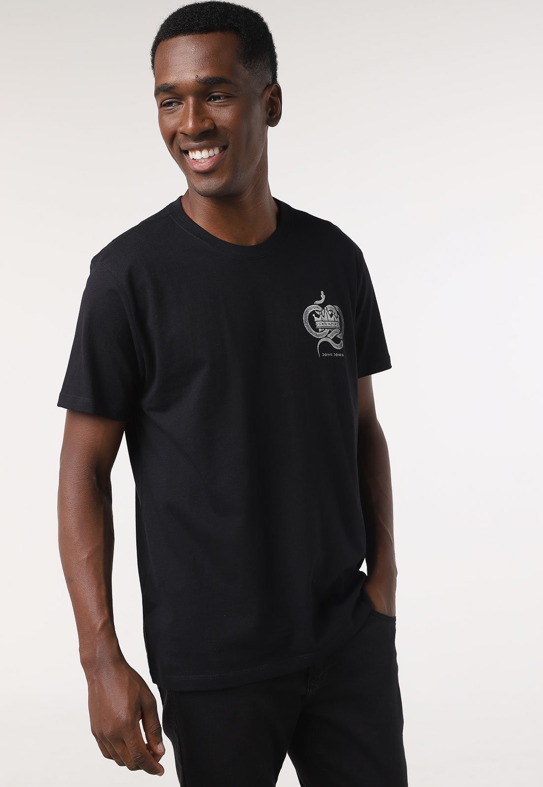 Camiseta John John Logo Preta - Compre Agora