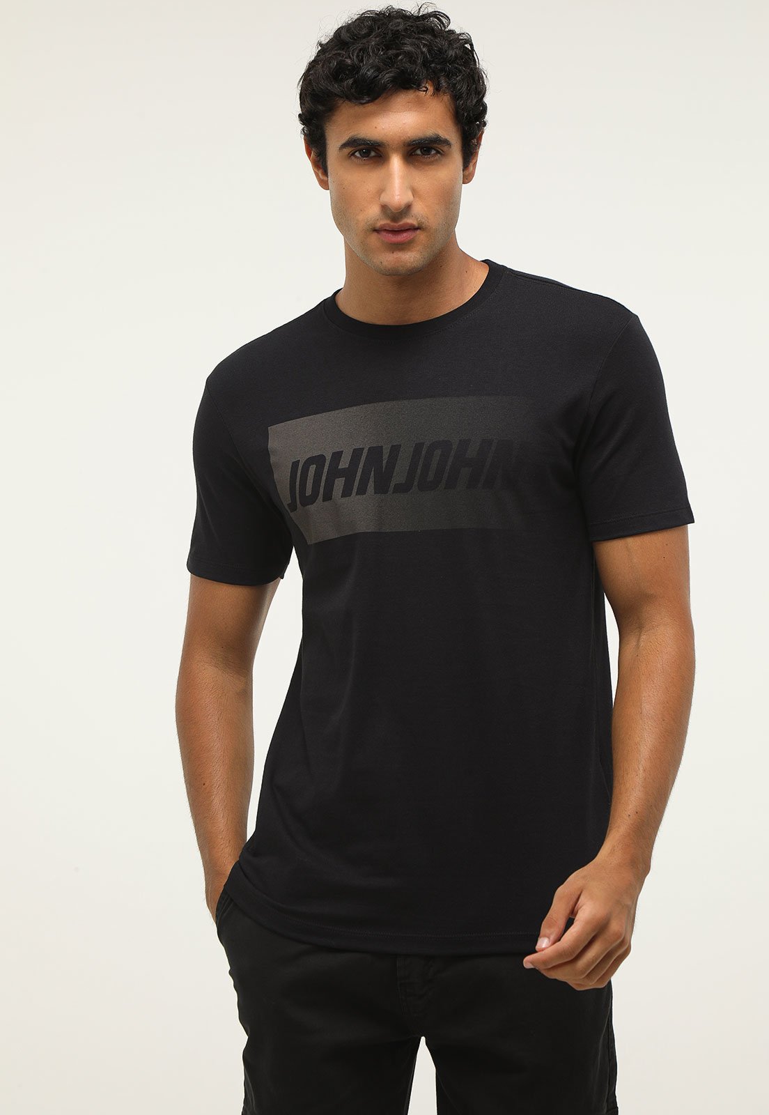 Camiseta John John Logo Preta - Corre Que Ta Baratinho