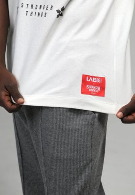 Camiseta LAB86 Stranger Things Upside Down Off-White
