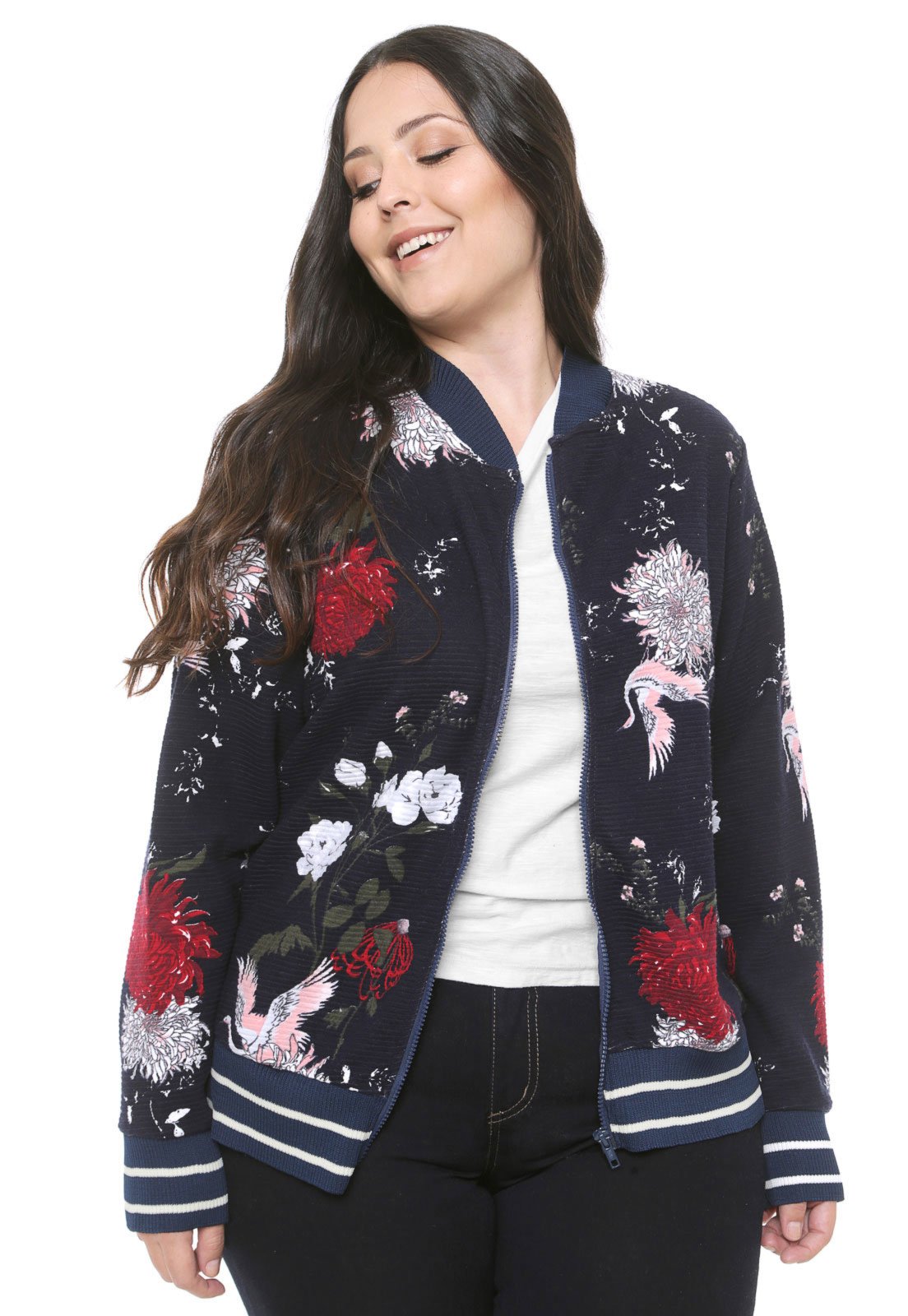 jaqueta bomber preta e floral