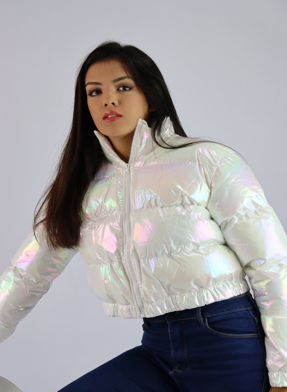 Jaqueta Puffer Curta Feminina Branca Holográfica - Compre Agora 