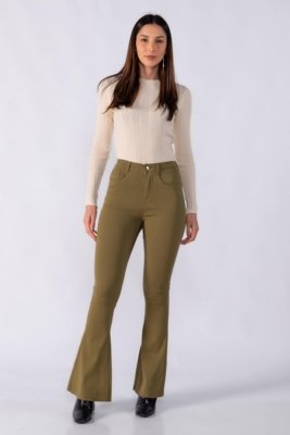 Calca flare classica com bolsos Verde