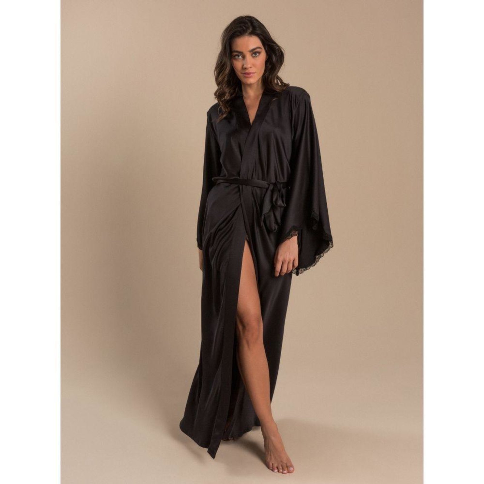 Robe Curto Manga Longa Cetim Bella Luna PRETO - Lingeries perfeitas para  você!