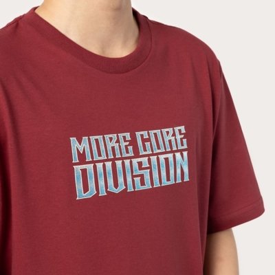 Camiseta Regular MCD More Core Division Cromo