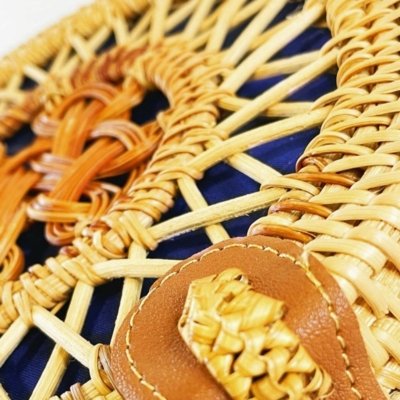 BOLSA DE PRAIA DE RATTAN ESTRUTURADA COM FORRO - BALI - Azul - MELLOW BRAZIL