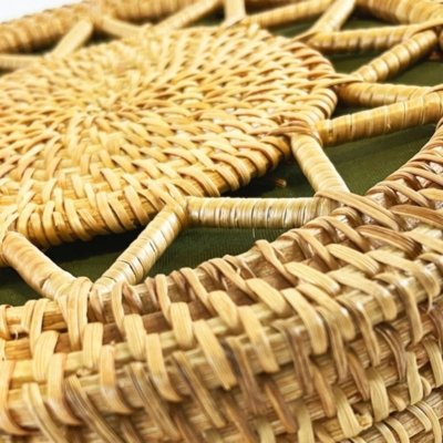 BOLSA DE PRAIA DE RATTAN ESTRUTURADA COM FORRO - BORA BORA - Verde - MELLOW BRAZIL