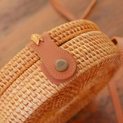 BOLSA DE PRAIA DE RATTAN ESTRUTURADA COM FORRO - TULUM - Marrom - MELLOW BRAZIL