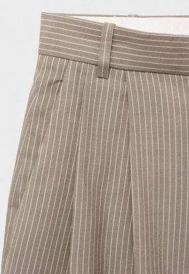 Bermuda Mango Reta Risca de Giz Bege
