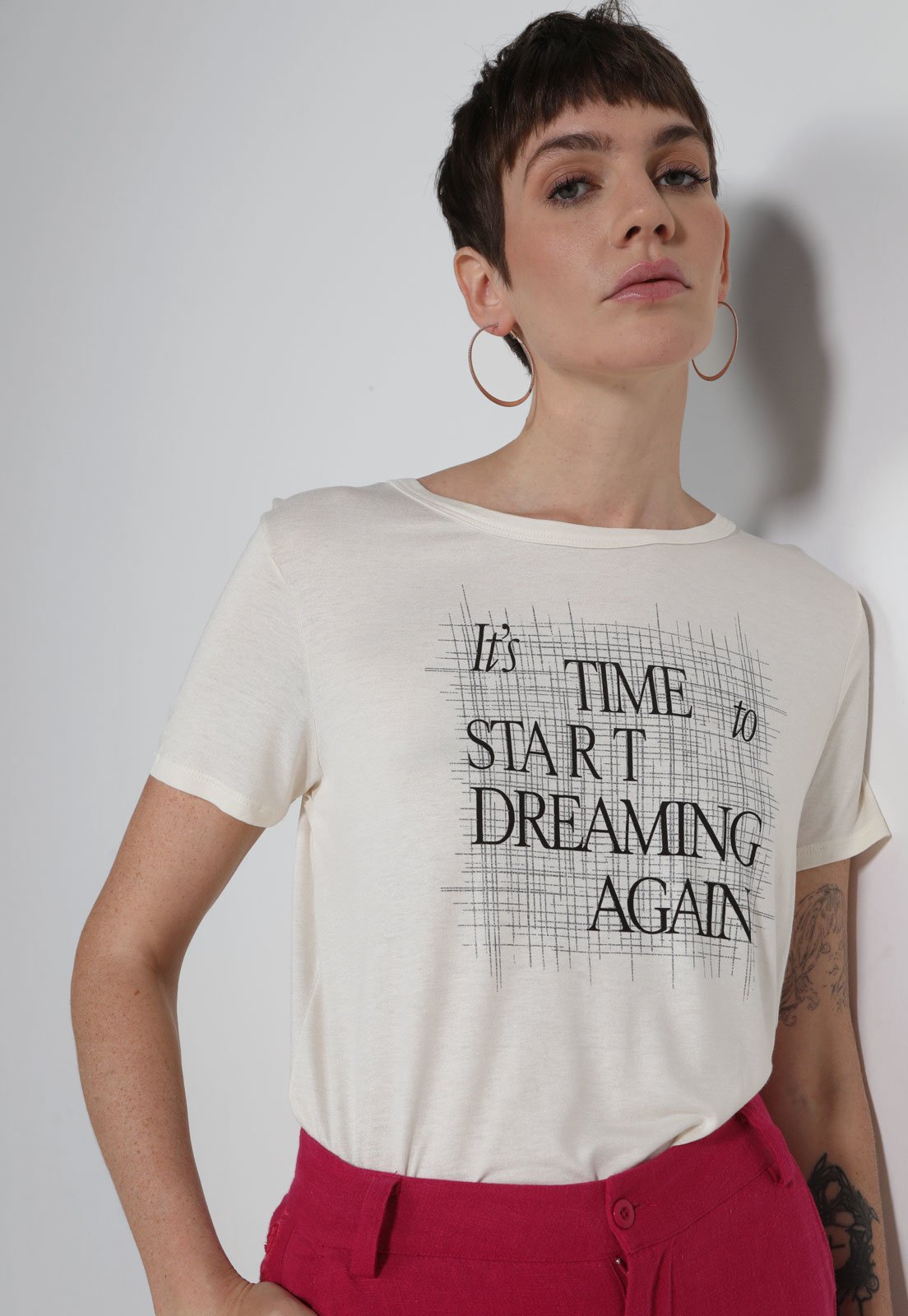 Blusa Marialícia Start Dreaming Off-White - Corre Que Ta Baratinho