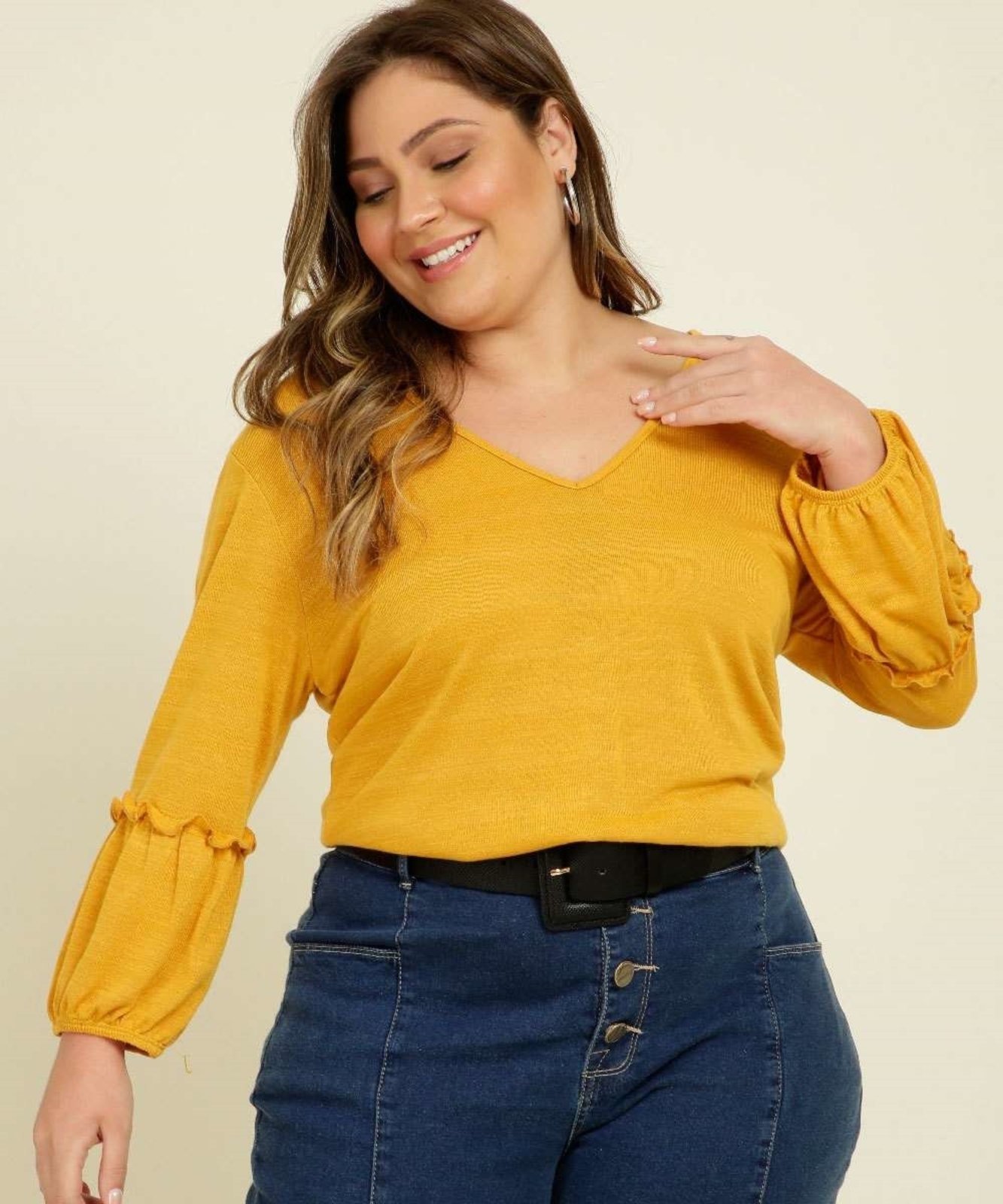 Blusa Plus Size com Babado na Manga