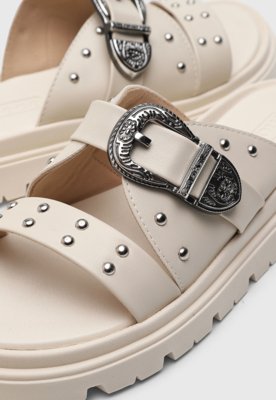 Rasteira Feminina Moleca Fivela e Tachas Off-White
