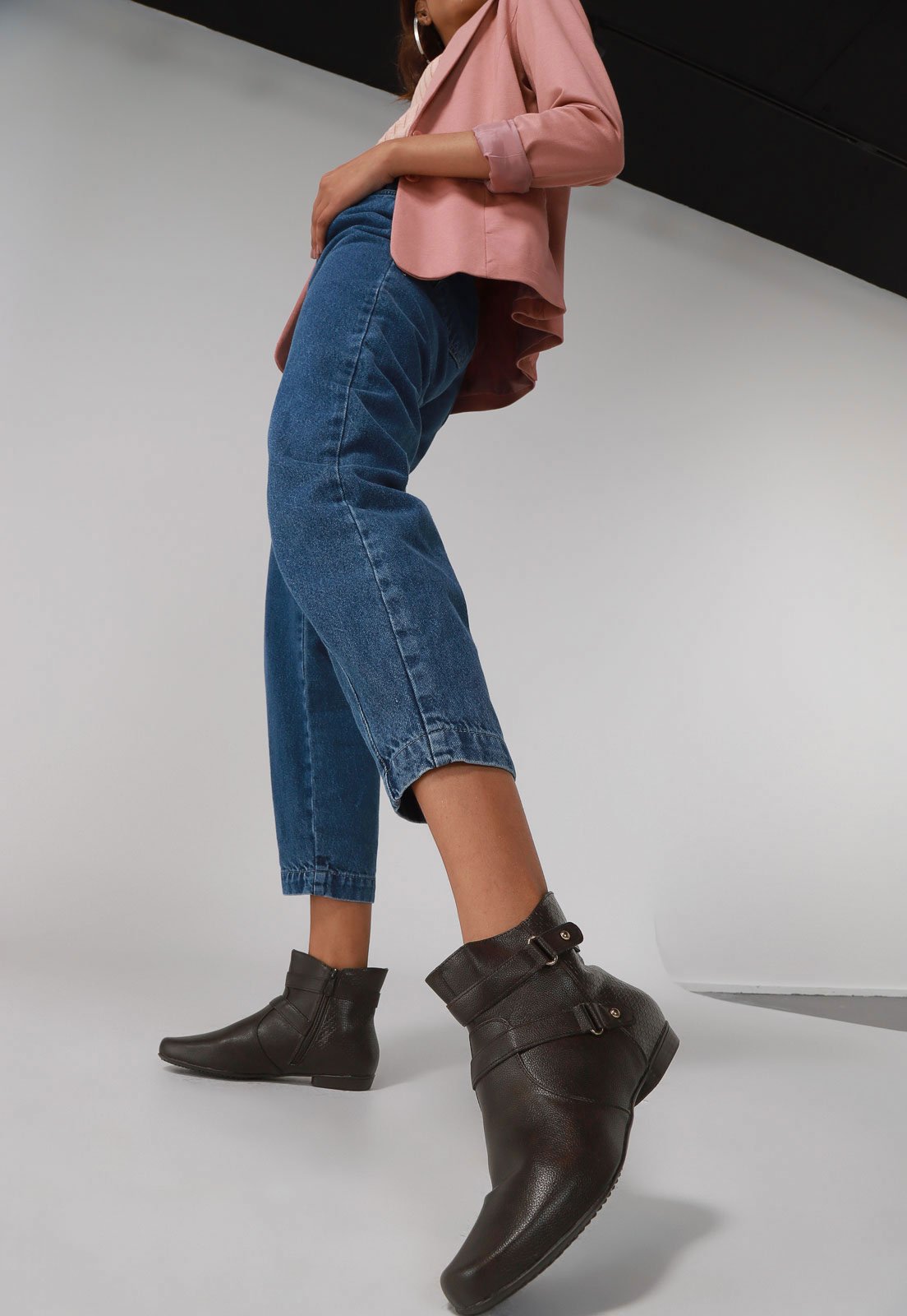 bota mooncity tiras marrom