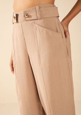 Calça Morena Rosa Cenoura Alta Bege