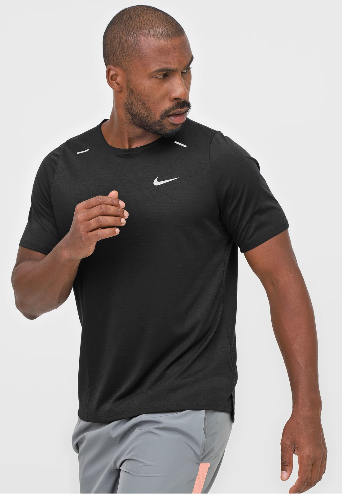 Nike rise hot sale 365 t shirt