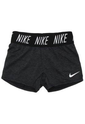 Short Nike Menino Liso Preto é boa?