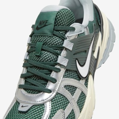 Tênis Nike V2K RUN Masculino
