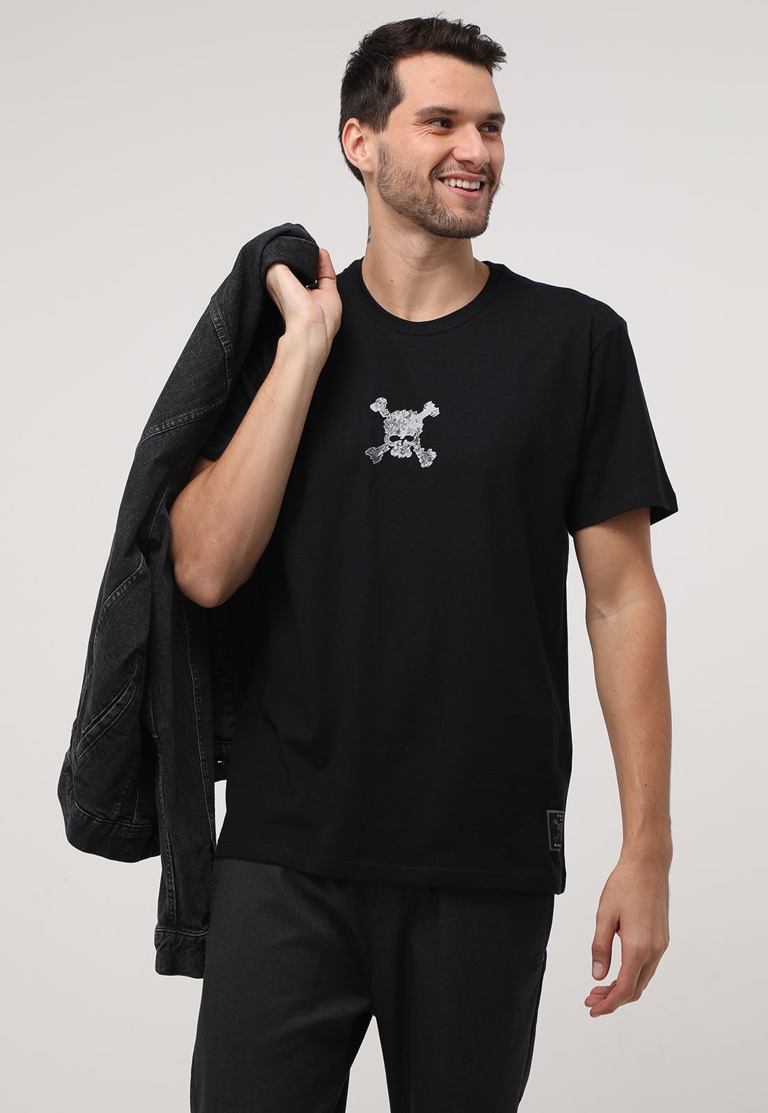 Camiseta Oakley Skull Bark Preta Preto