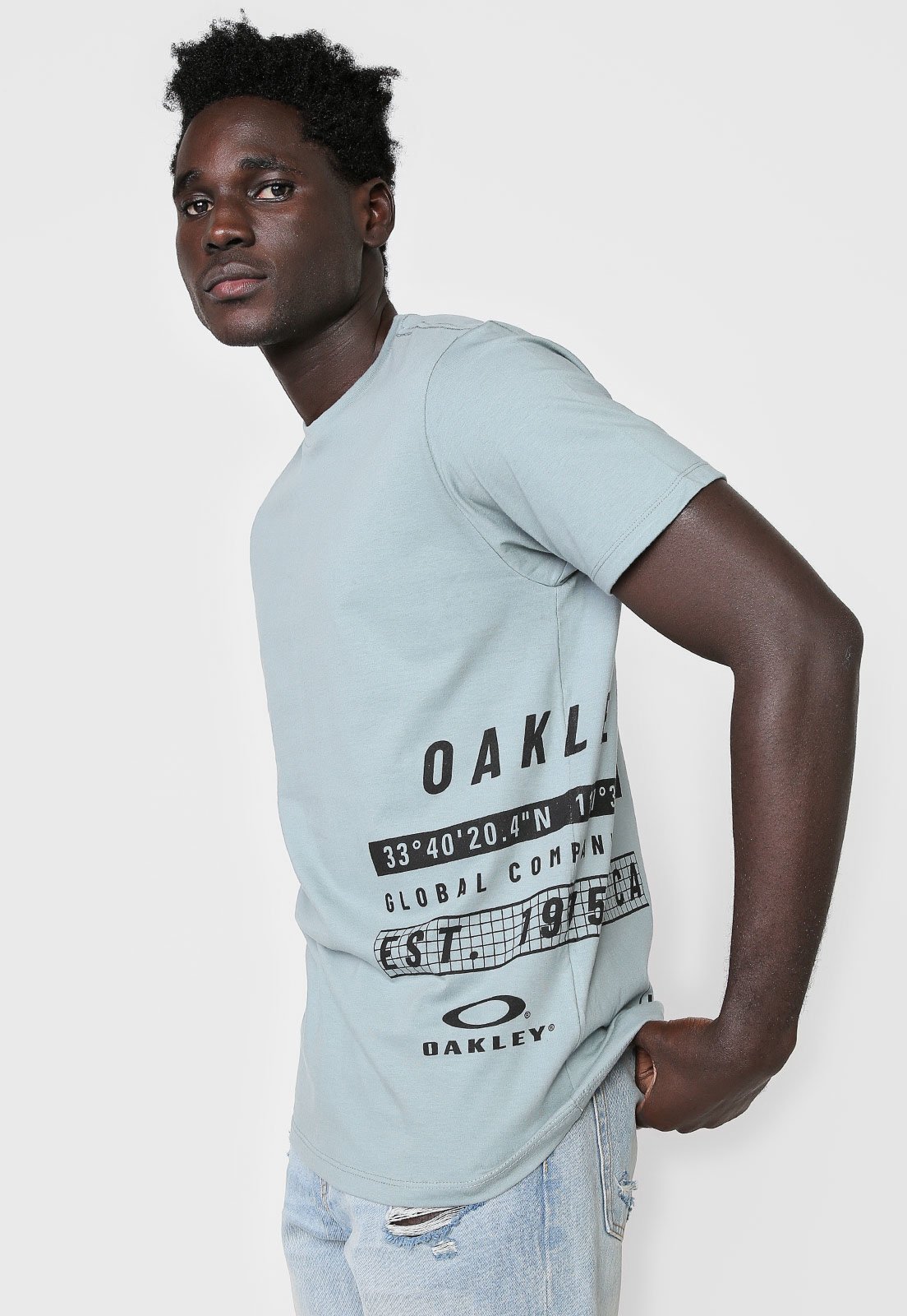 Camiseta Oakley Global Tag Cinza - Compre Agora | Dafiti Brasil