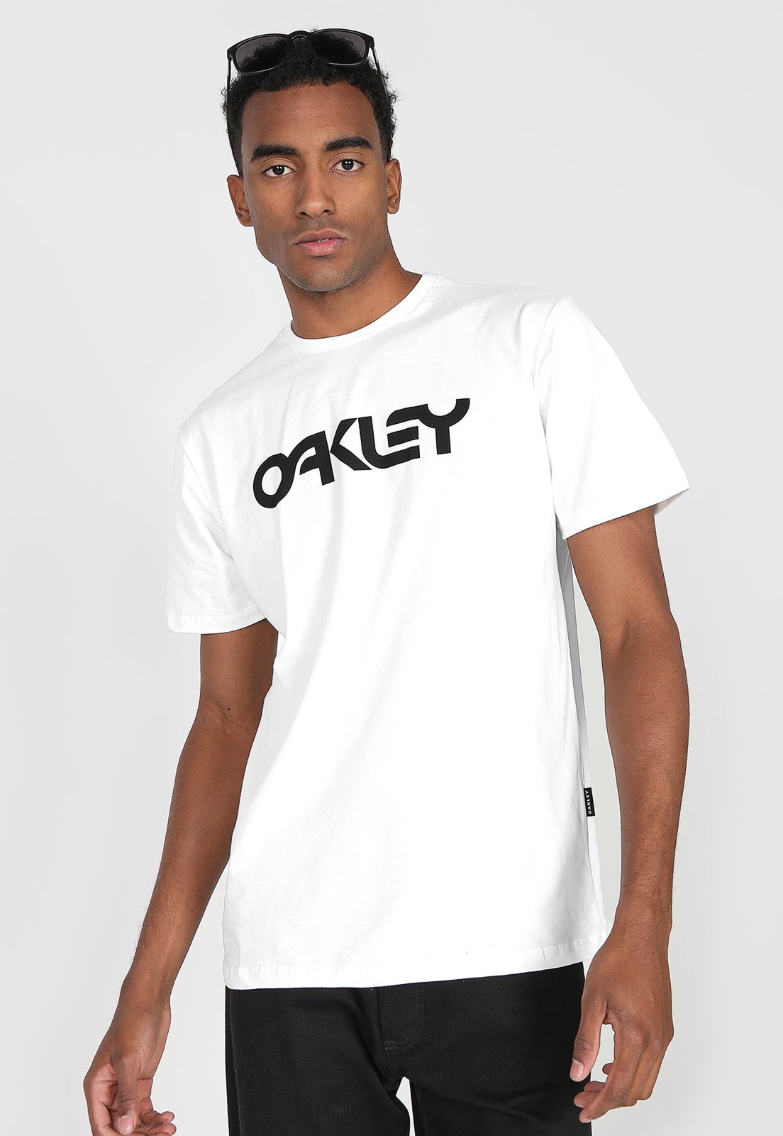 Camiseta Oakley Mod Mark Branca - Faz a Boa!