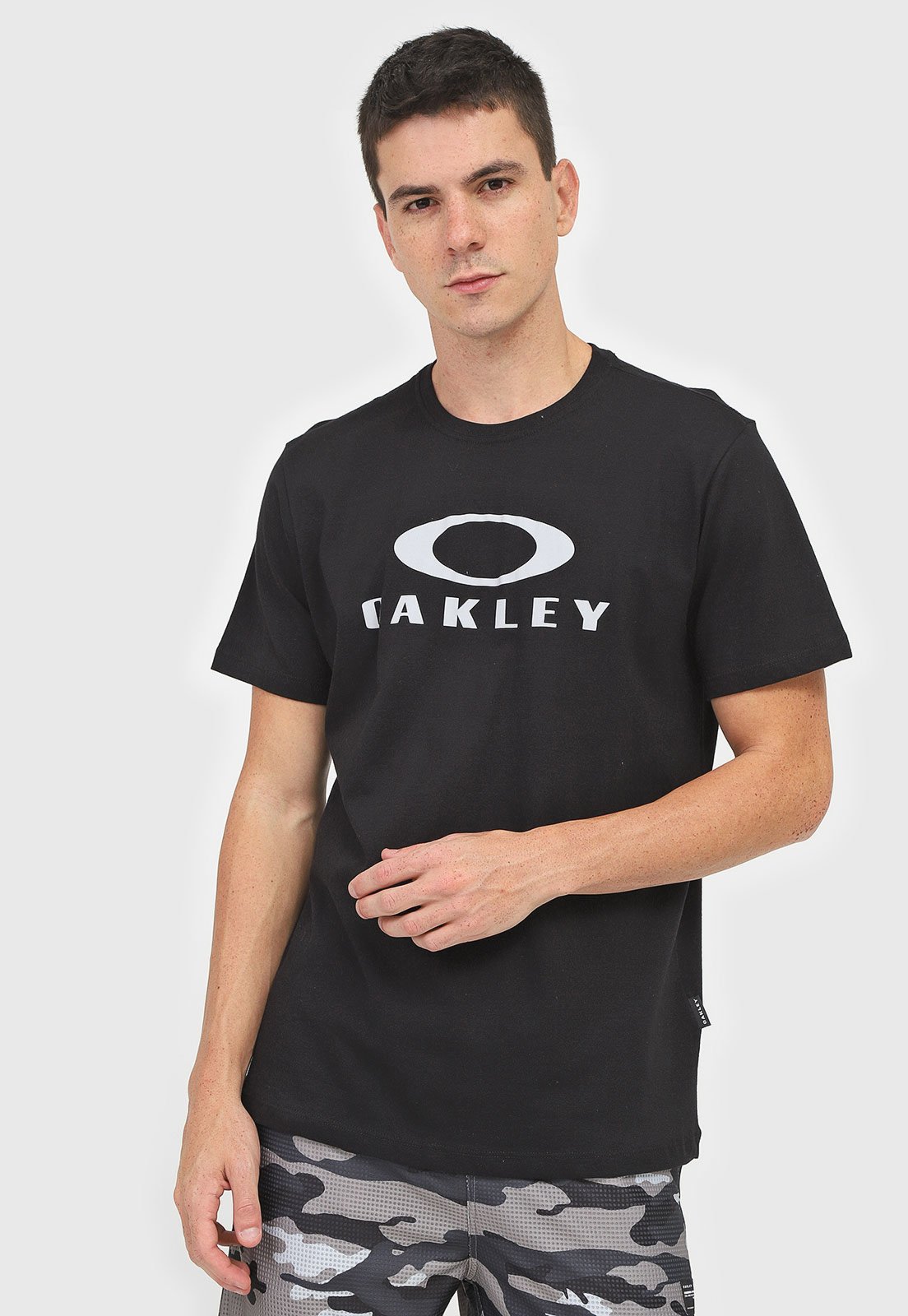 Camiseta Oakley O-Bark Branca/Preta - Camisa e Camiseta Esportiva -  Magazine Luiza