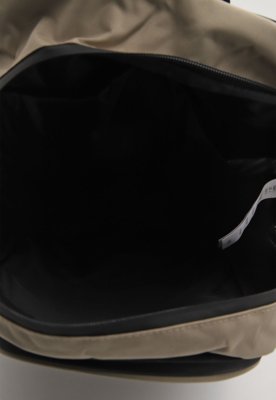 Mochila Oakley Navigate Retangular Preta