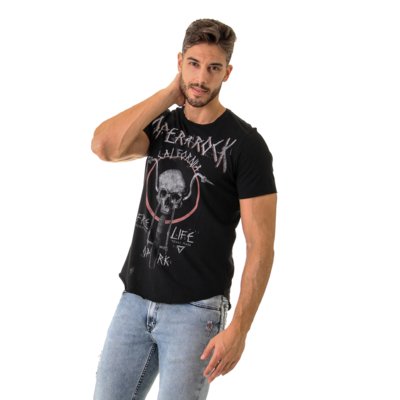 Camiseta Opera Rock Free Life Preto Menor preço em Camiseta Opera Rock Free Life Preto