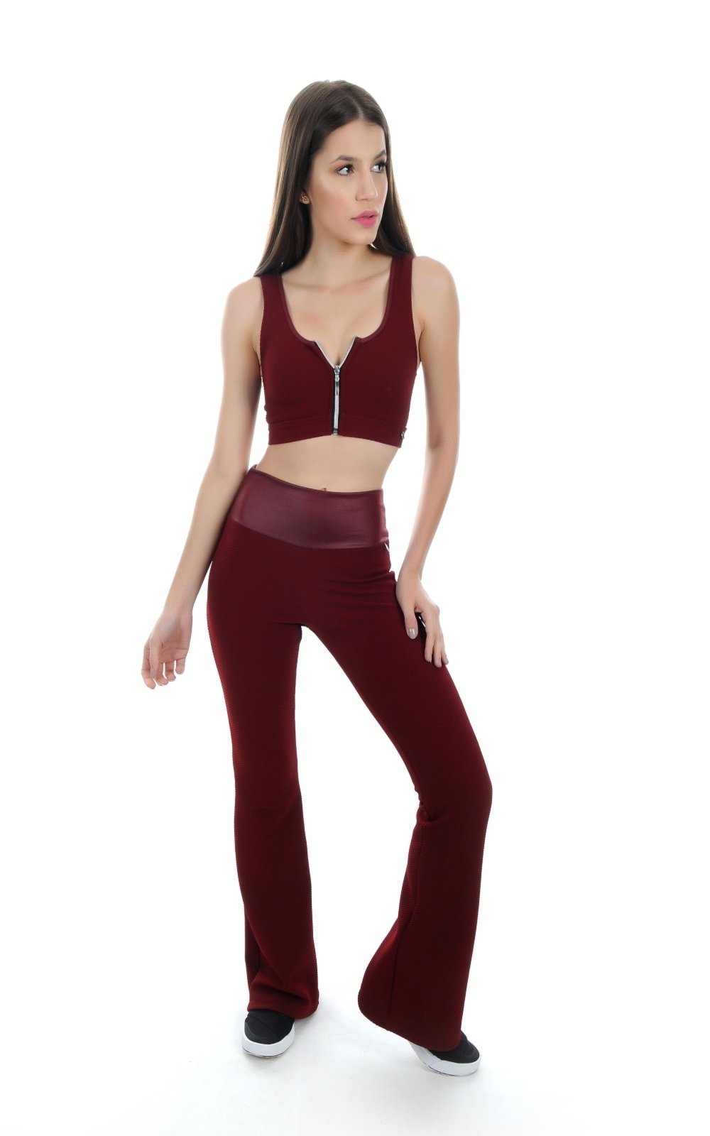 calça flare vinho