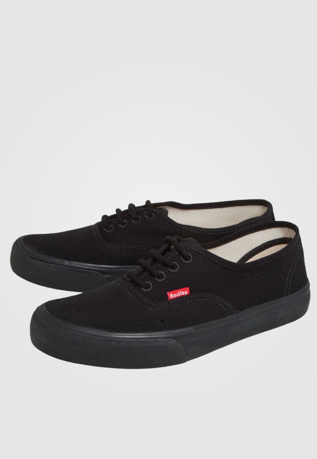 Tenis preto sale da redley