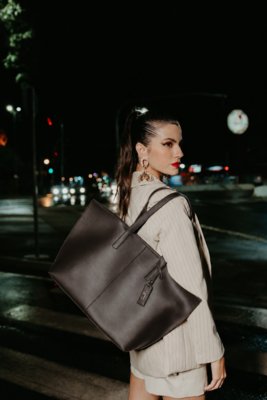 Bolsa Saco Grande com Fechamento em Zíper Alça Resistente Retta