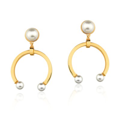 Brinco Rincawesky Meia Argola com Pérolas Dourado Menor preço em Brinco Rincawesky Meia Argola com Pérolas Dourado