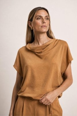 Blusa Gola Degagê Ritmi Studio Marrom