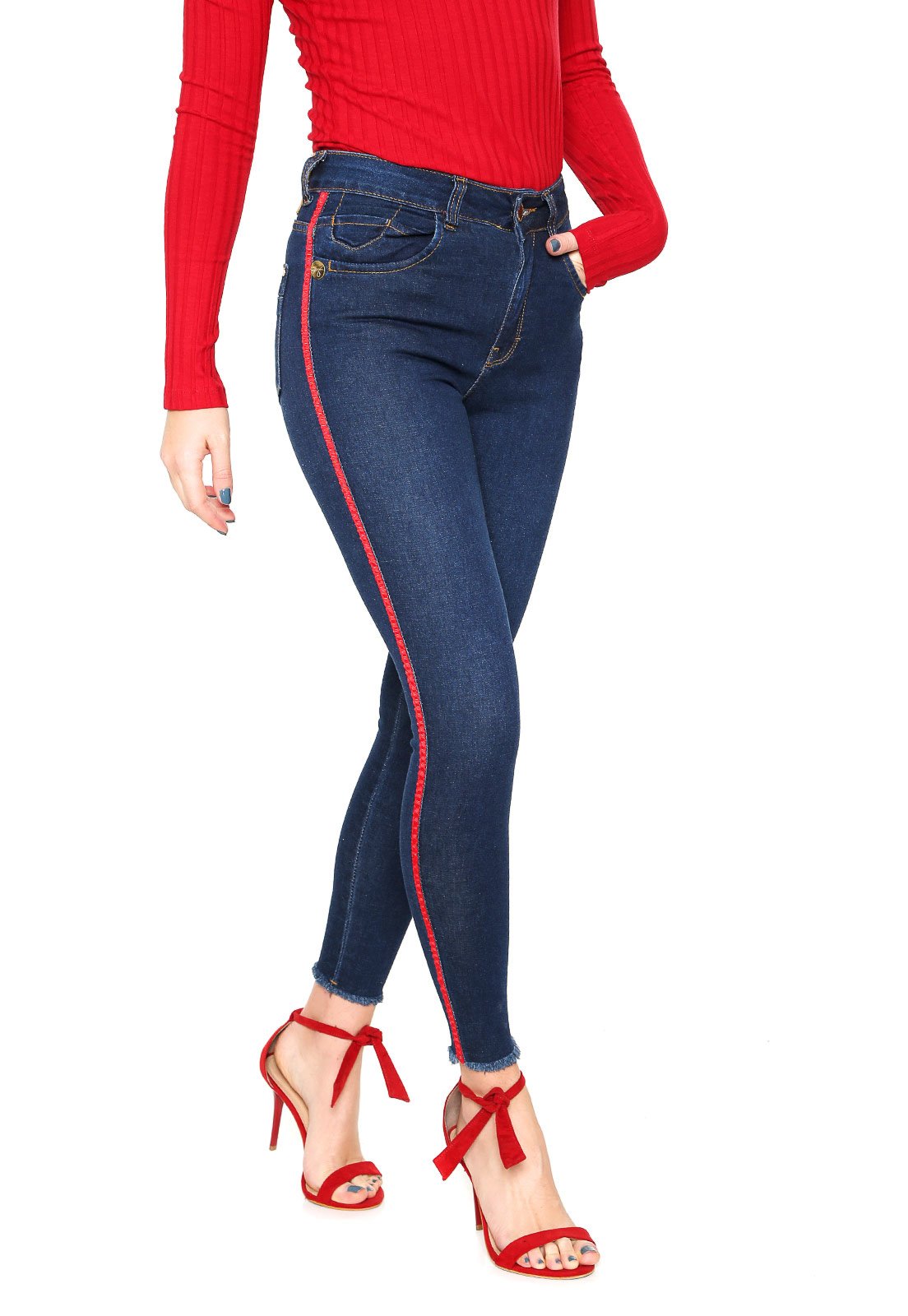 macacão jeans curto feminino