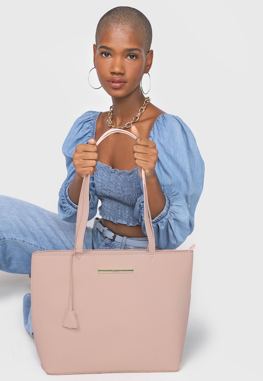 bolsa with a tag