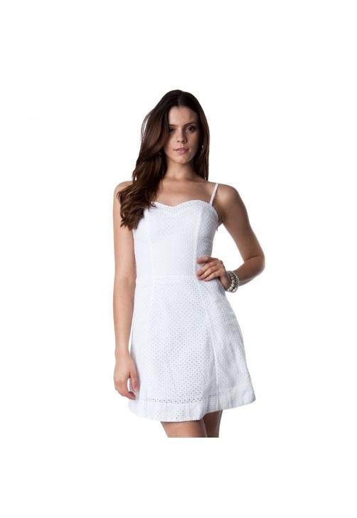 vestido em laise branco