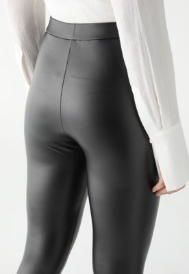 Calça TOPSHOP Ajustada Resinada Preta