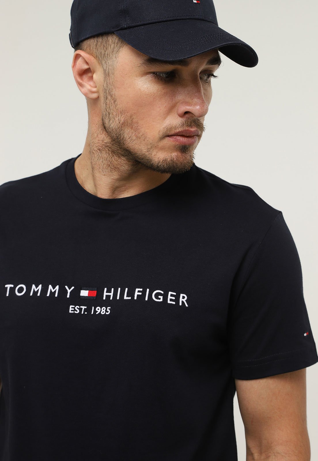 Camiseta Tommy Hilfiger Logo Azul-Marinho - Faz a Boa!