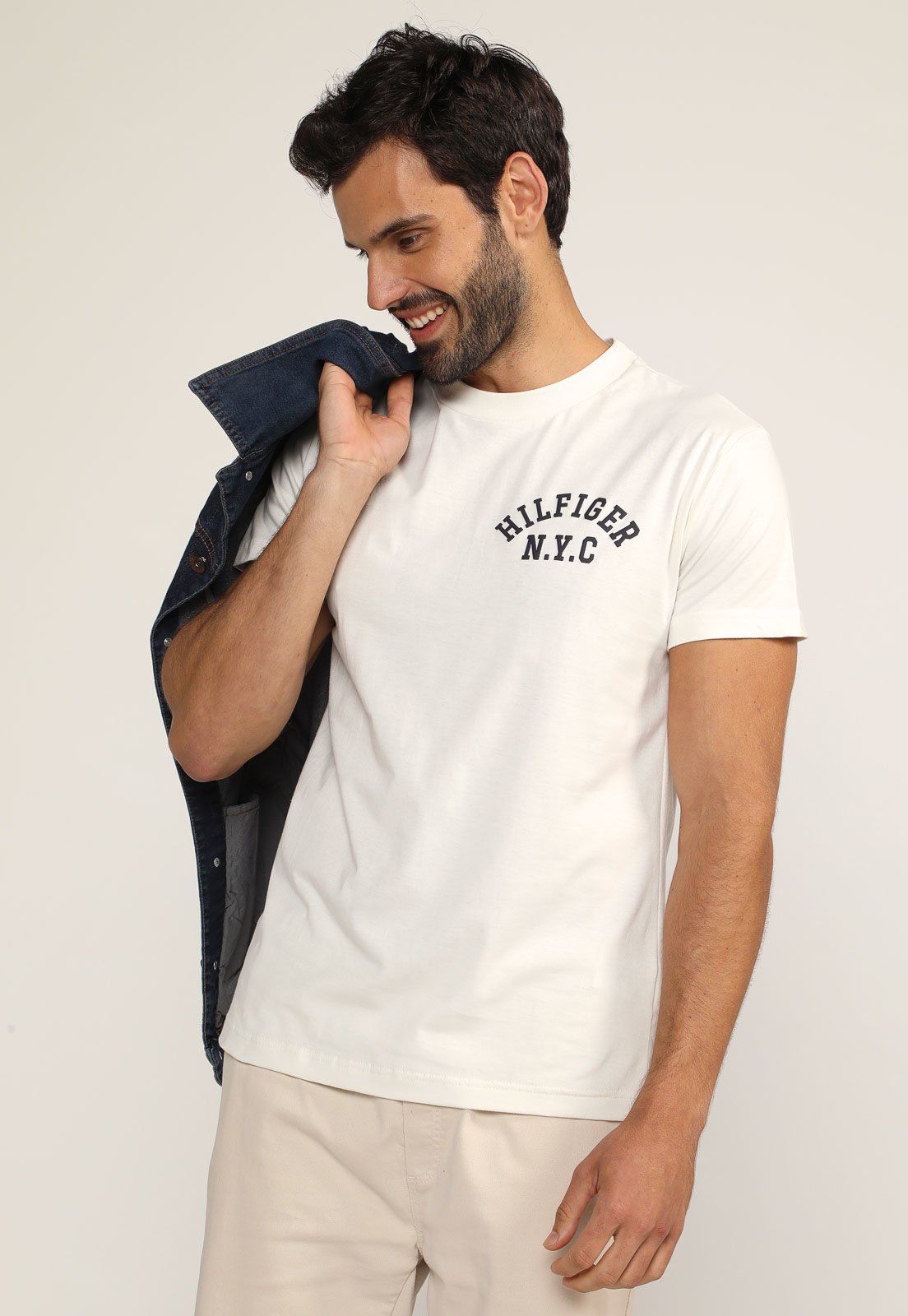 Camiseta Tommy Hilfiger Logo Off-White - Faz a Boa!