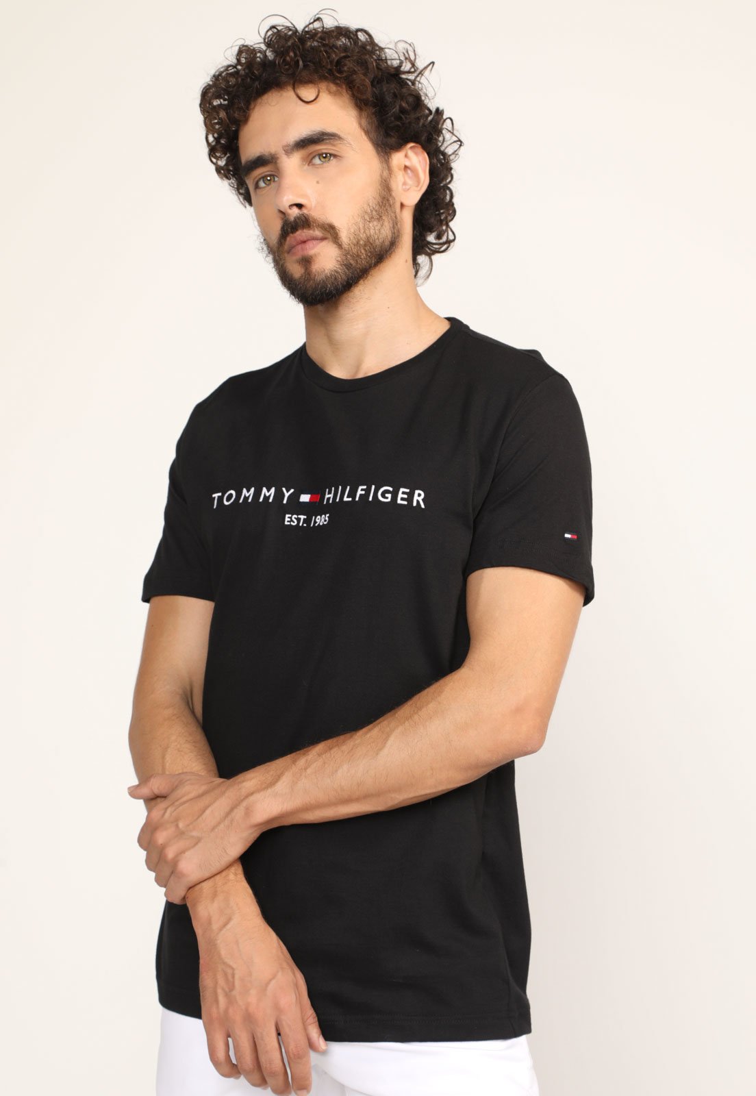 Camiseta Tommy Hilfiger Logo Preta - Faz a Boa!