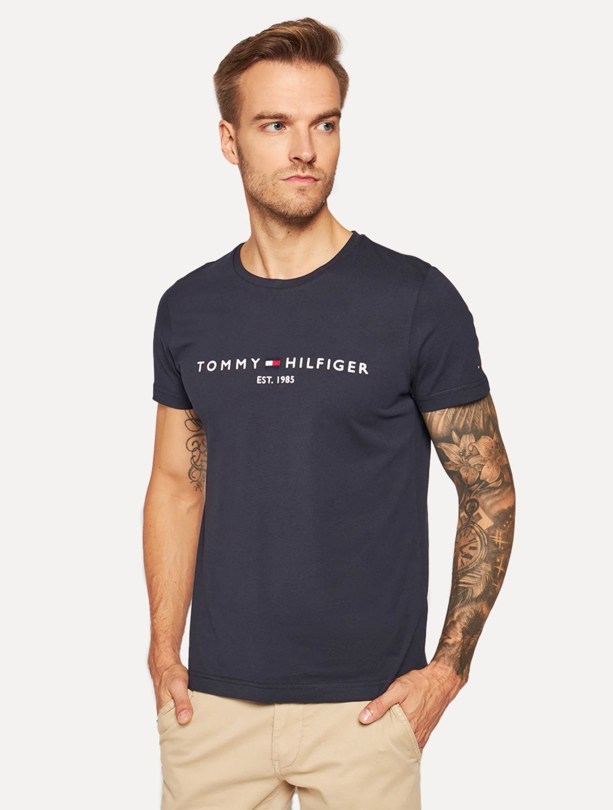 Camiseta Tommy Hilfiger Logo Azul-Marinho - Faz a Boa!