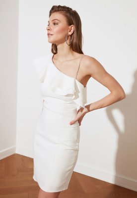 Vestido Trendyol Collection Curto Babado e Strass Branco