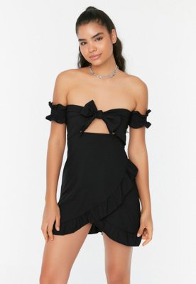 Vestido Trendyol Collection Curto Cut Out Preto - Compre Agora